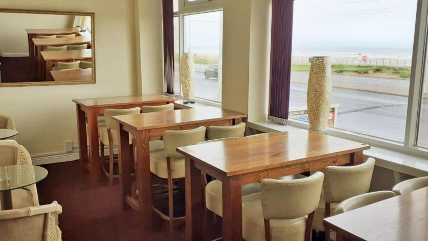 Garvey's Promenade Hotel