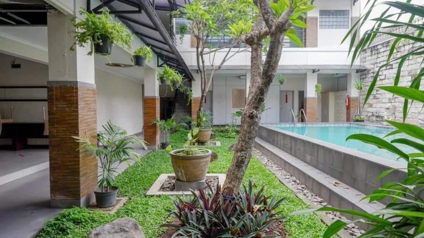 Dinasty Smart Hotel
