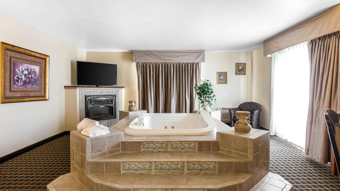 Quality Inn and Suites Silverthorne - Copper Mountain