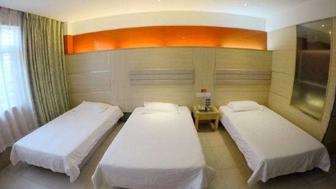 Luck 7 Hotel (Yichang Three Gorges Electric Power Vocational College Cbd Shopping Center)