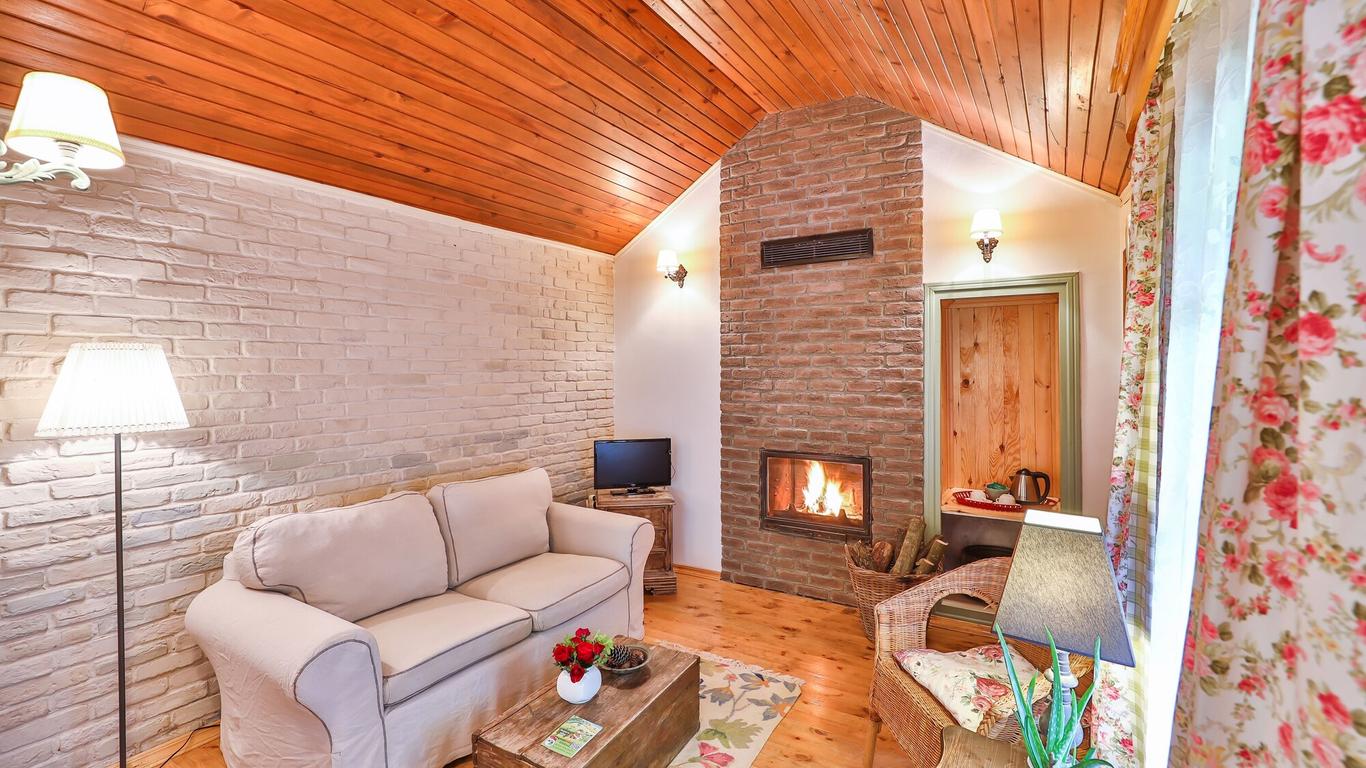 Tranquilla River Lodge - Adults Only