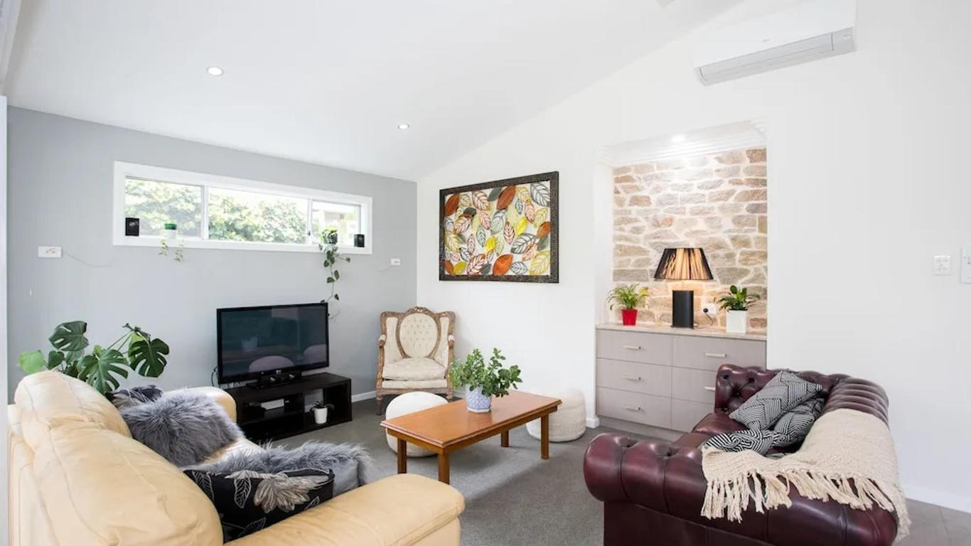 Armidale Cottage