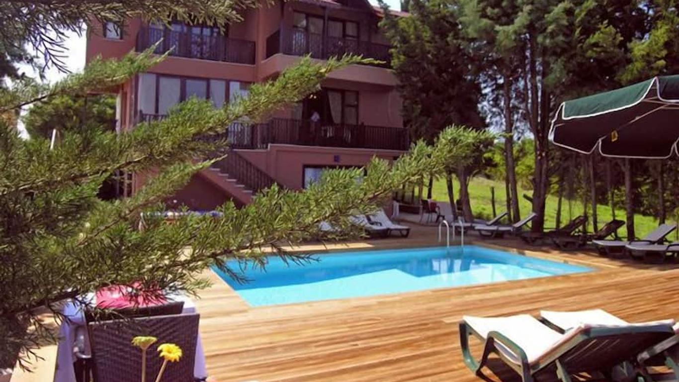 Villa Pine Garden