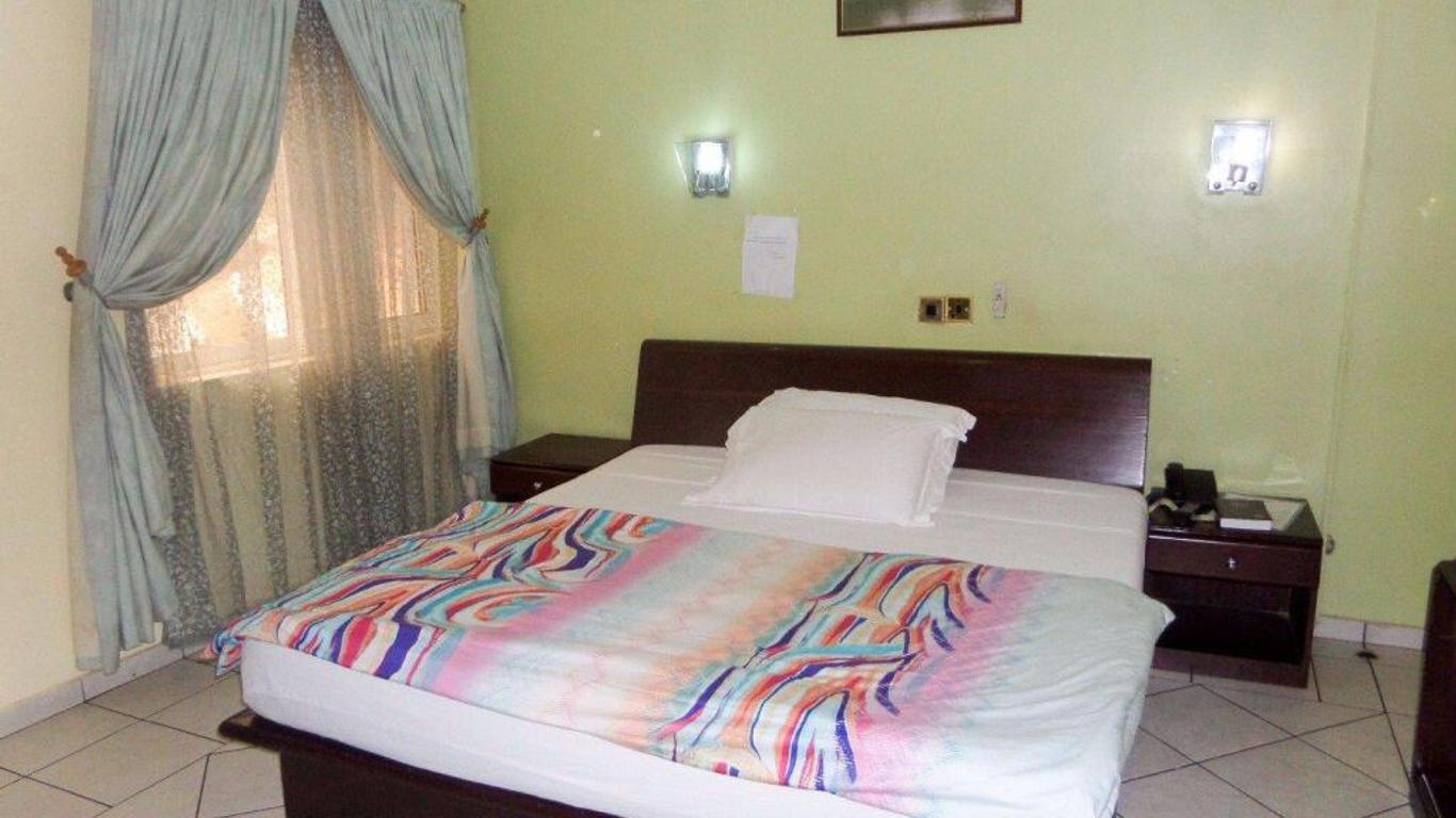 Gloriana Hotel and Suites