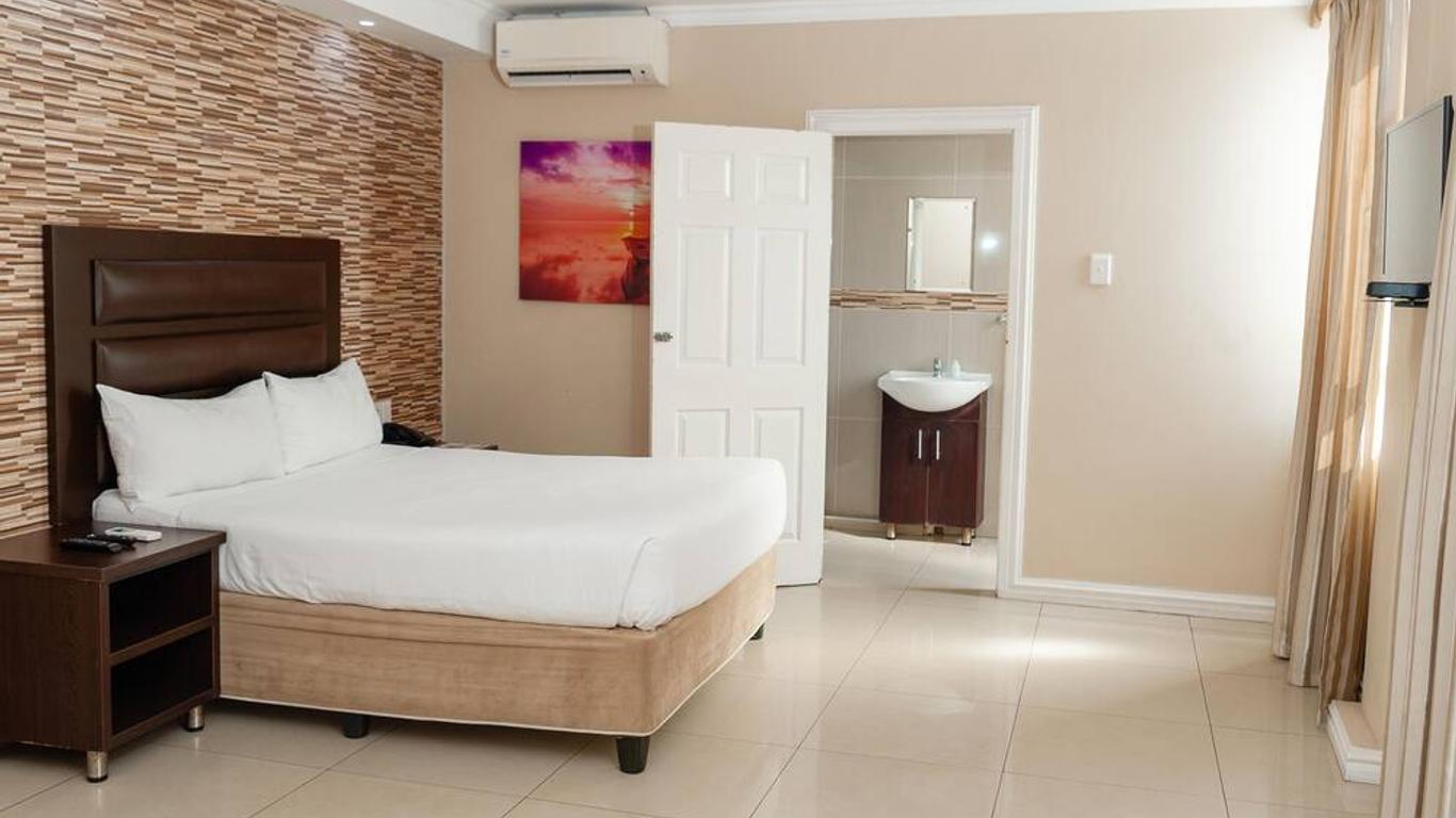 Bayside Hotel 100