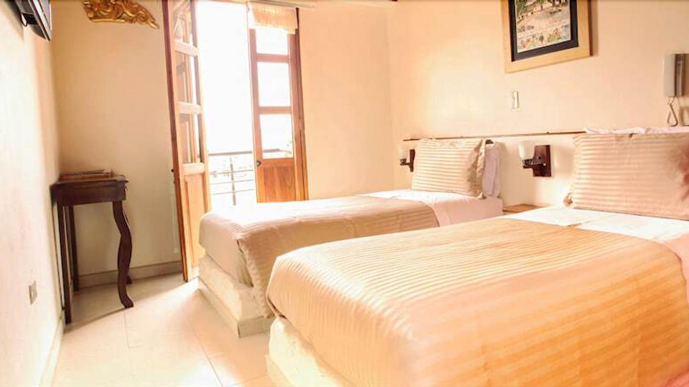 Hotel Calle Principal