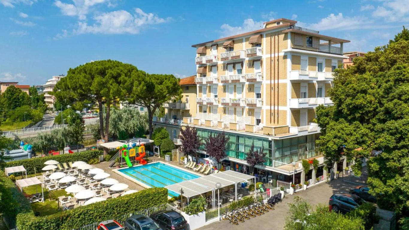 Hotel Lotus