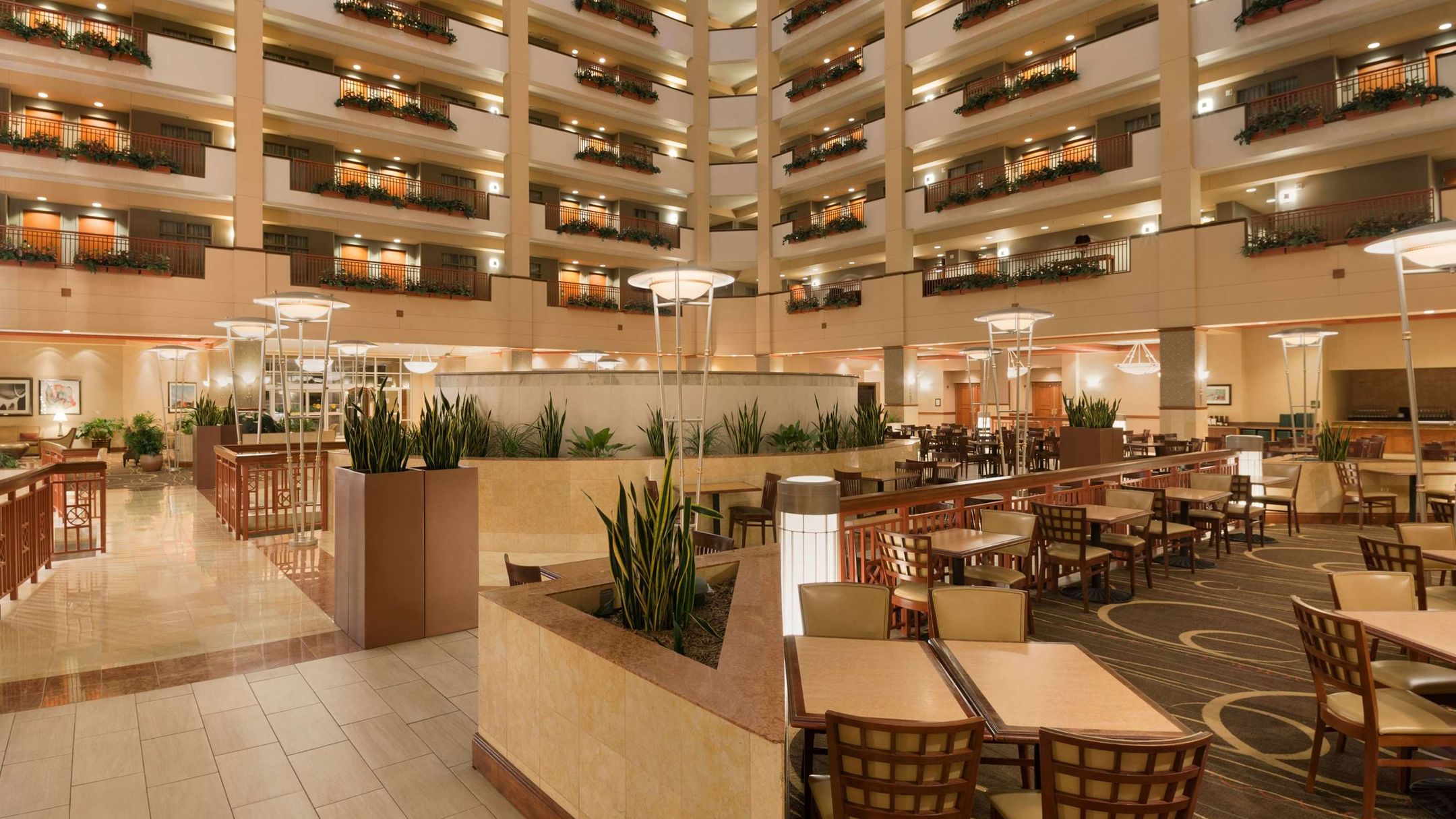 Embassy Suites by Hilton Nashville South Cool Springs desde 89