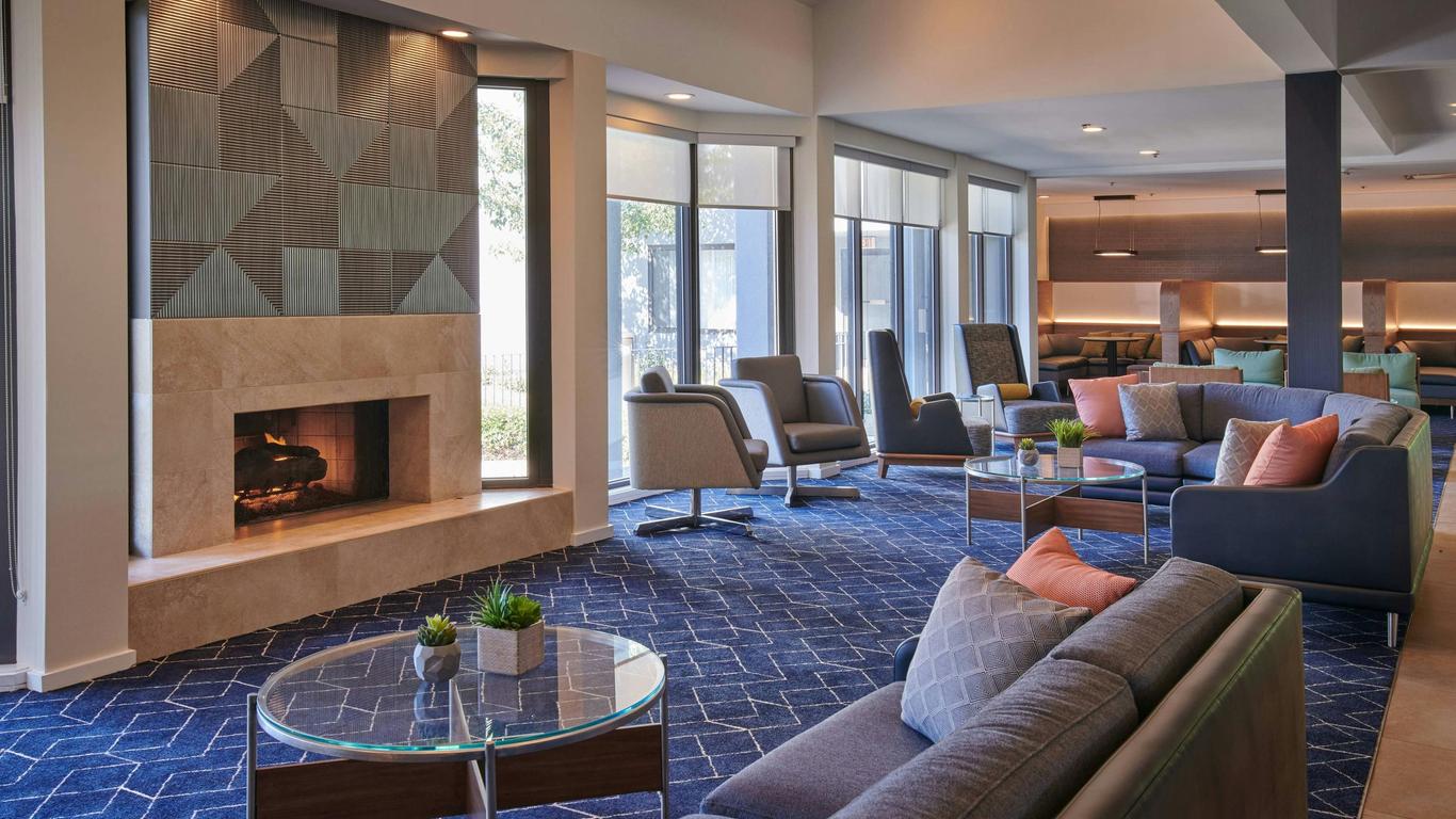 Courtyard by Marriott Chicago Highland Park/Northbrook