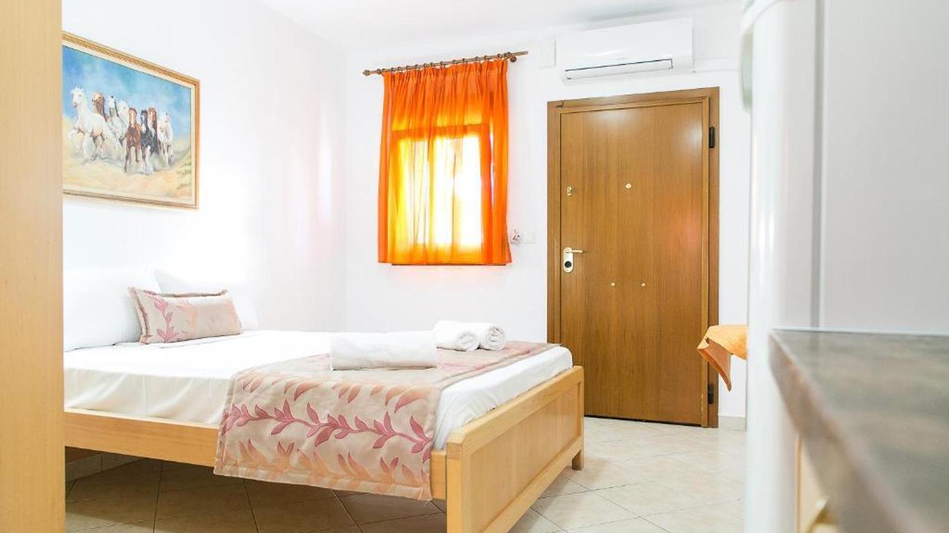 Alexandros Hotel Apartments