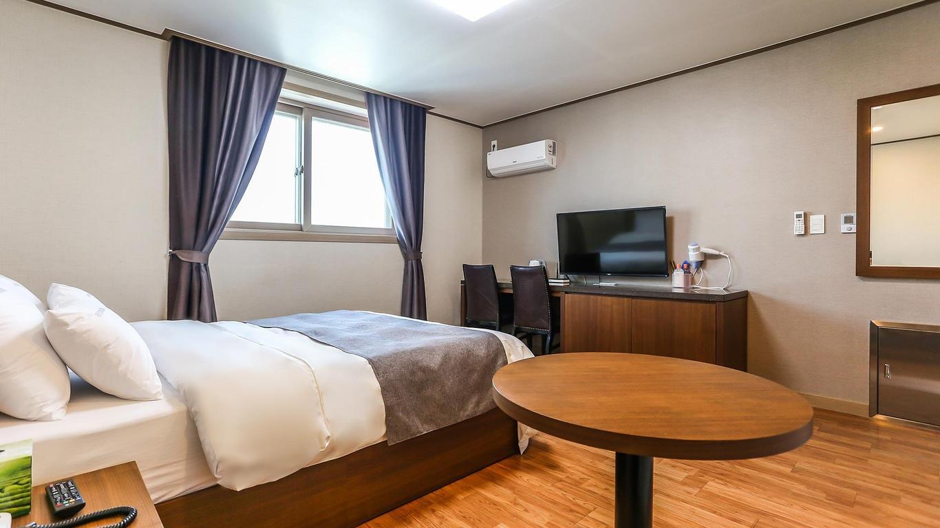 Gangneung Hyundai Motel