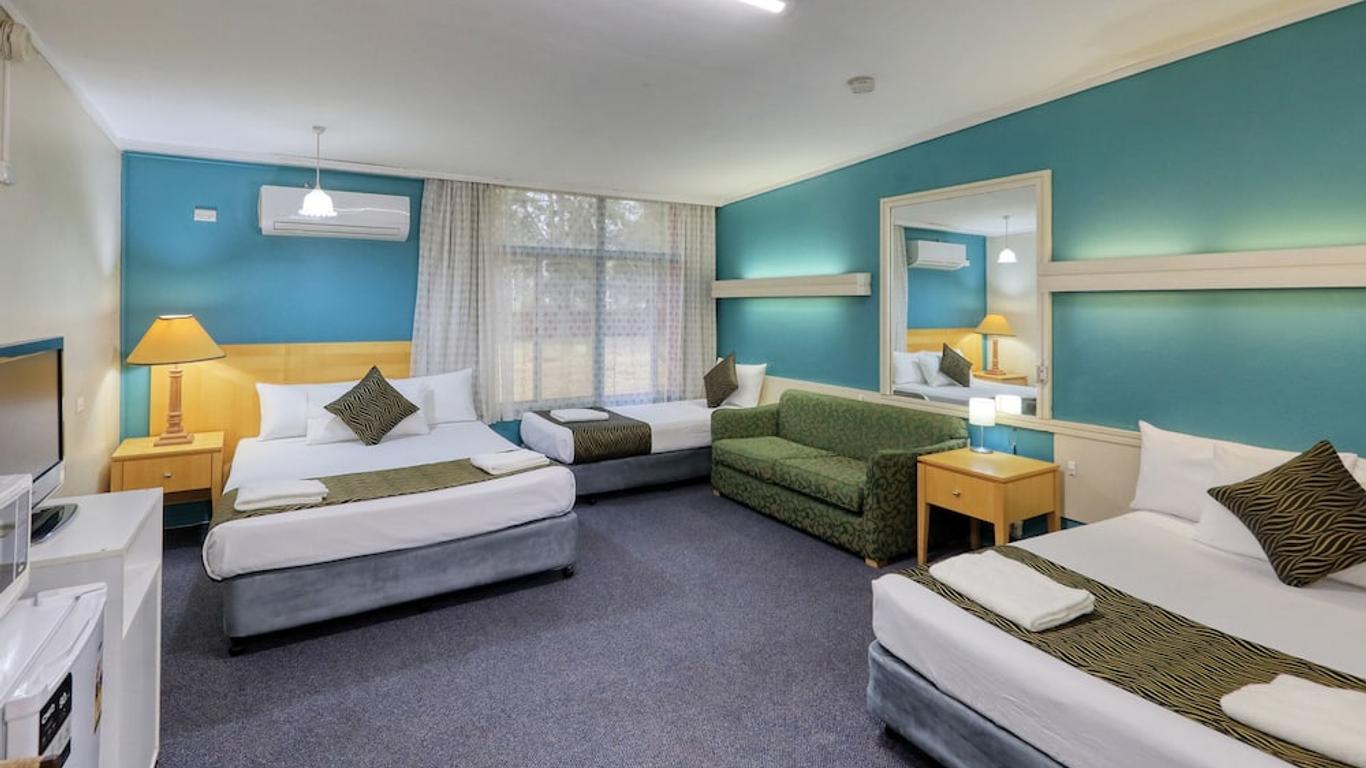 Silver Oaks Motel