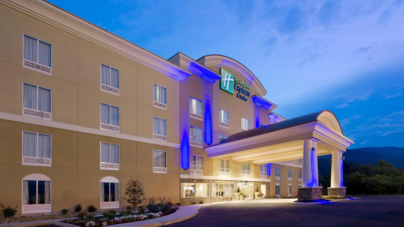 Holiday Inn Express & Suites Caryville By IHG