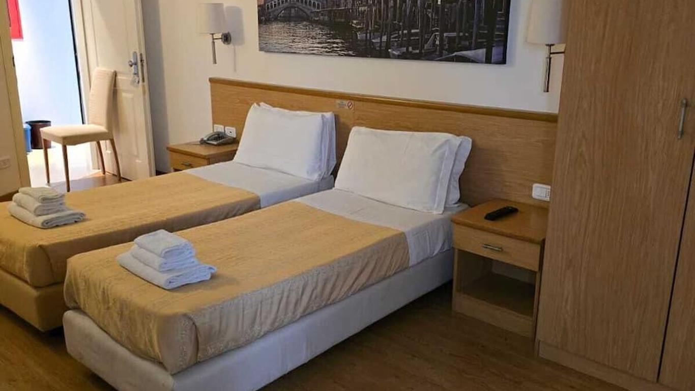 Hotel Marco Polo Airport hotel