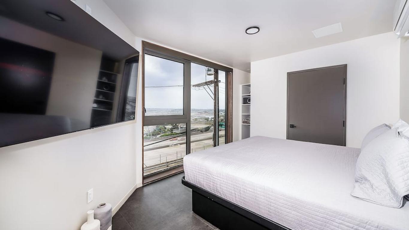 City24 Condo Hotel Little Italy Mission Hills