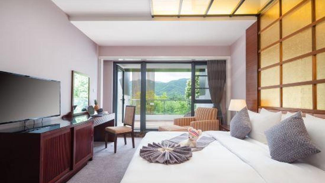 Yinfeng Holiday Resort
