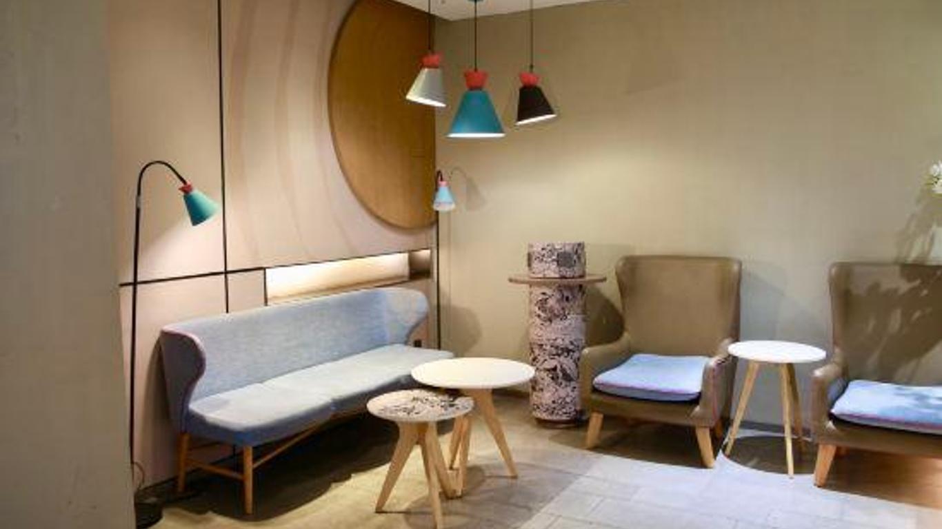 Yuhua Hotel