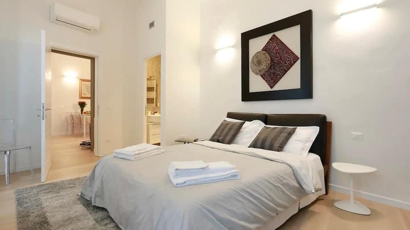 Opera 19 Luxury Apartment