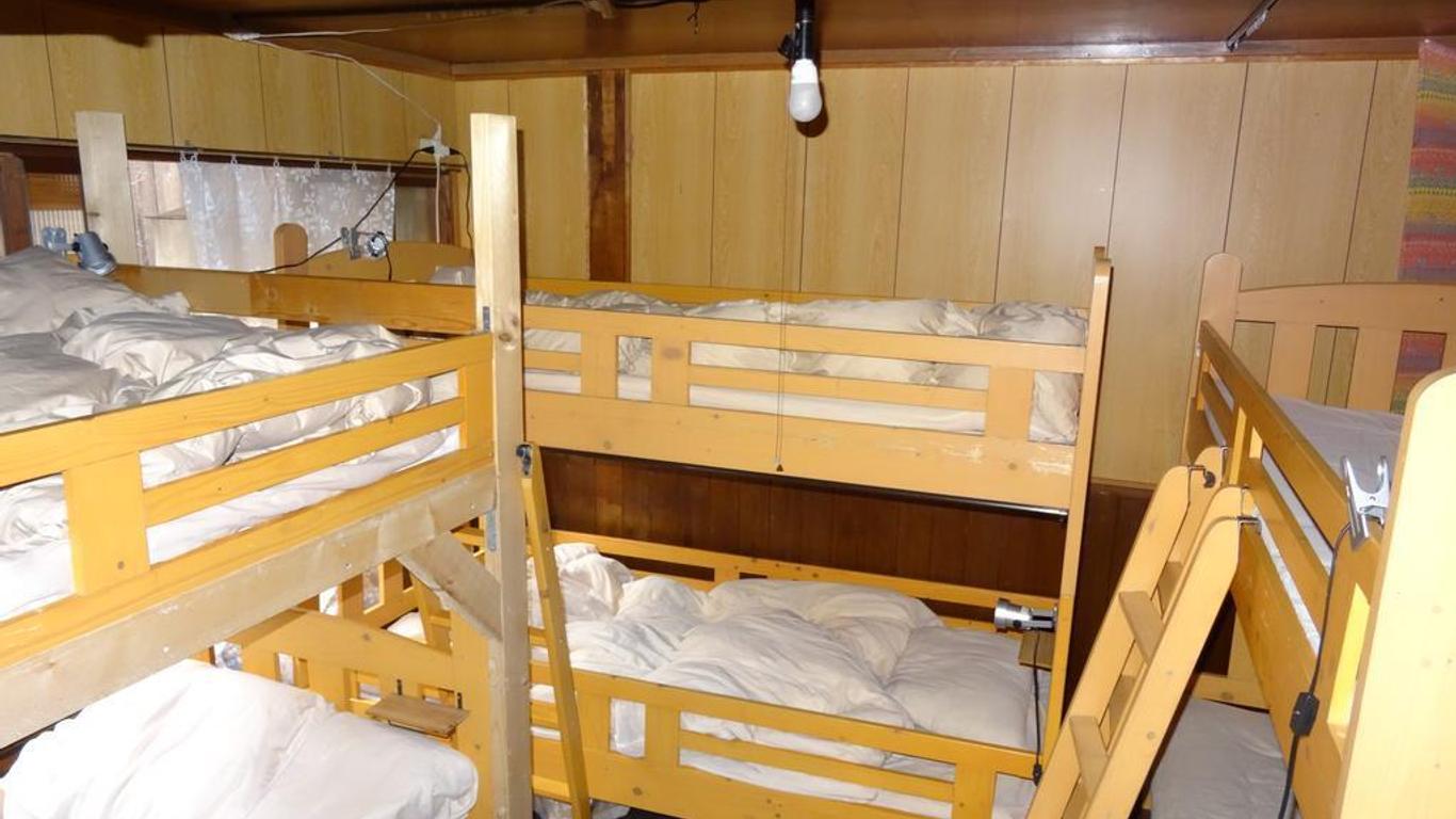 Guest House Rakuen