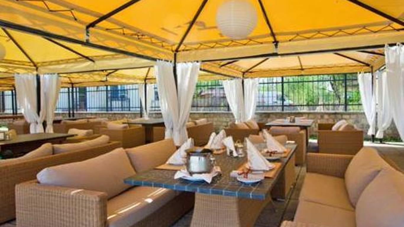 Altrimo Hotel