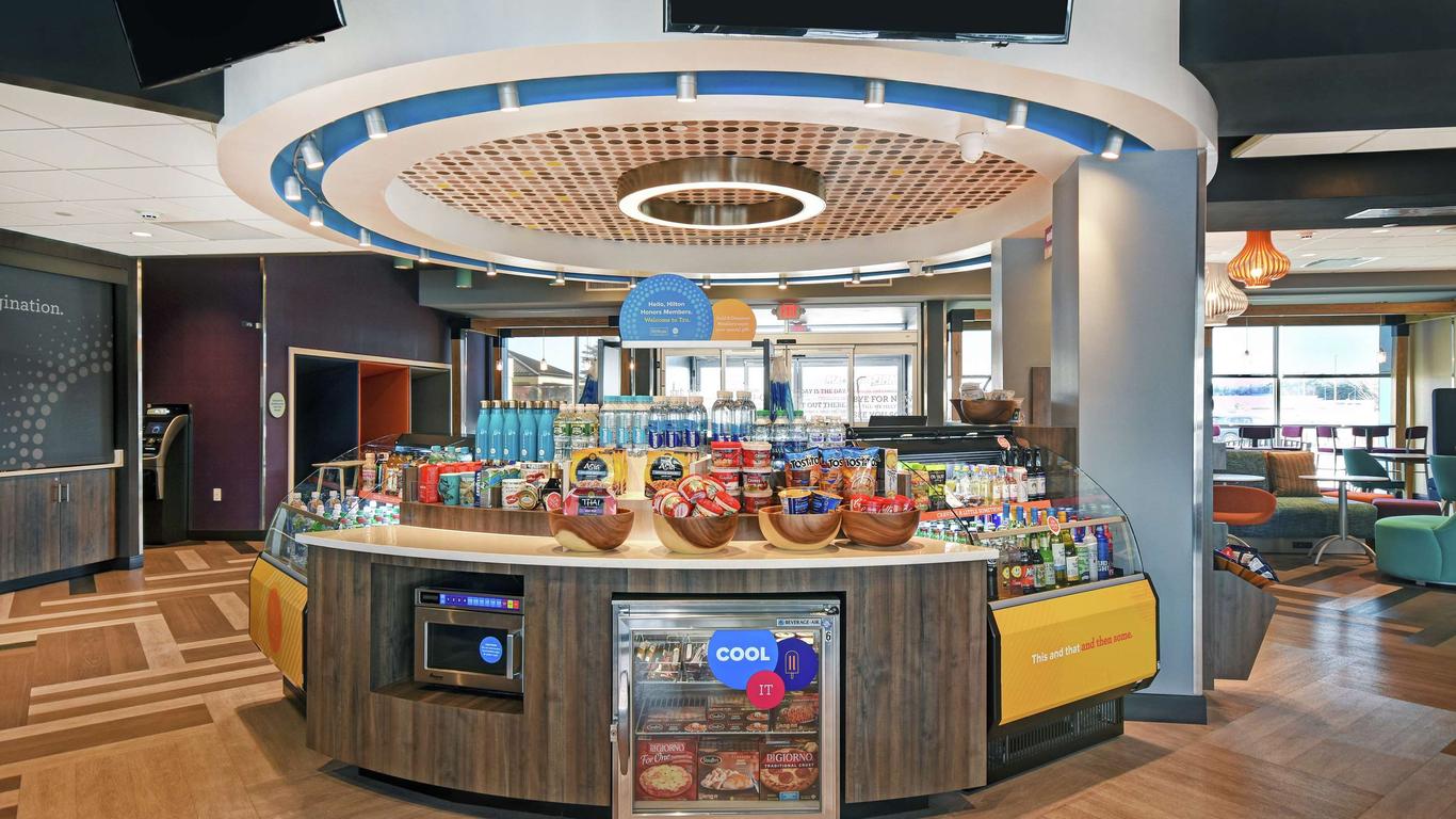 Tru by Hilton Portland Airport Area