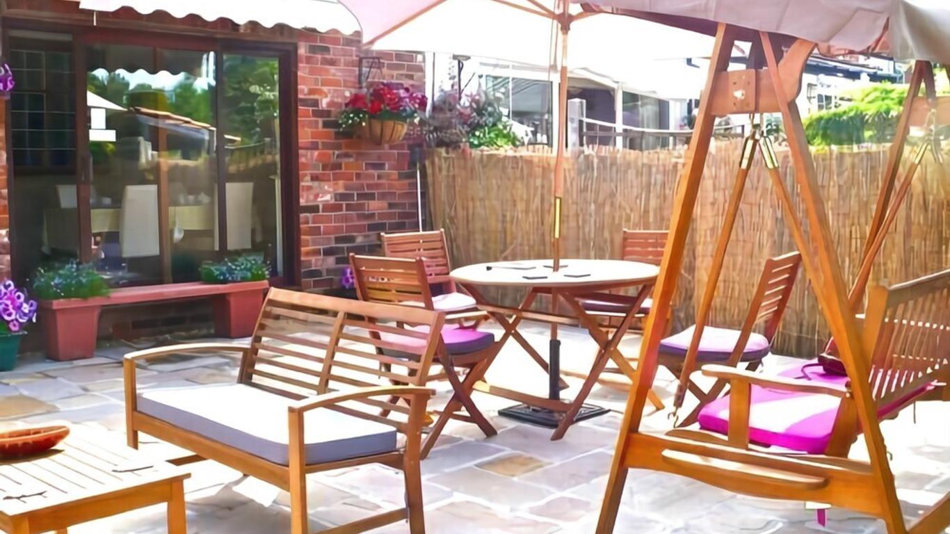 Acorn Guest House in Hull