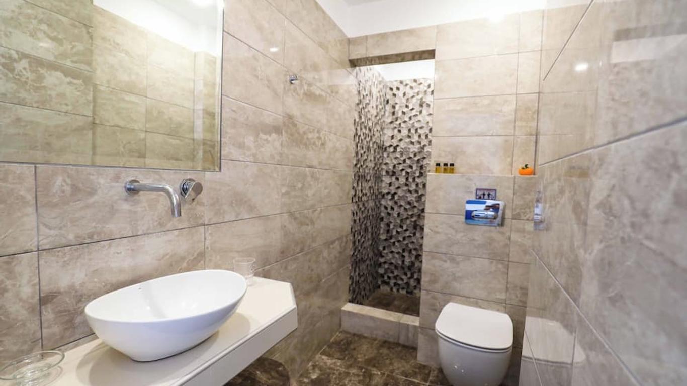 Finikas Hotel
