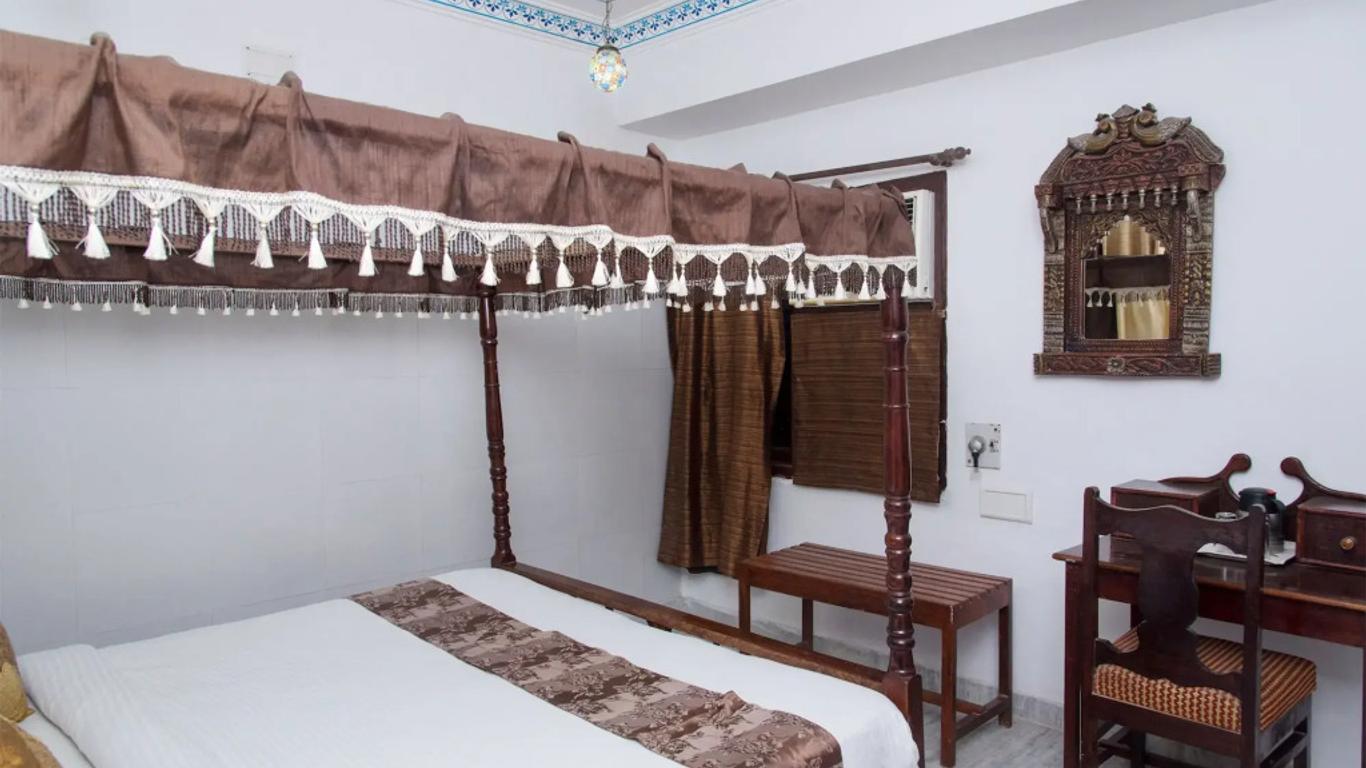 Oyo 10319 Hotel Pichola Haveli