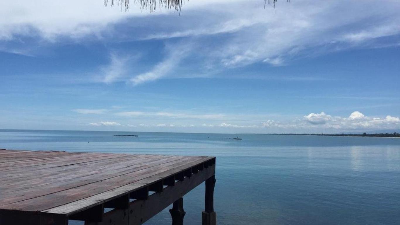 Issara Beach Resort