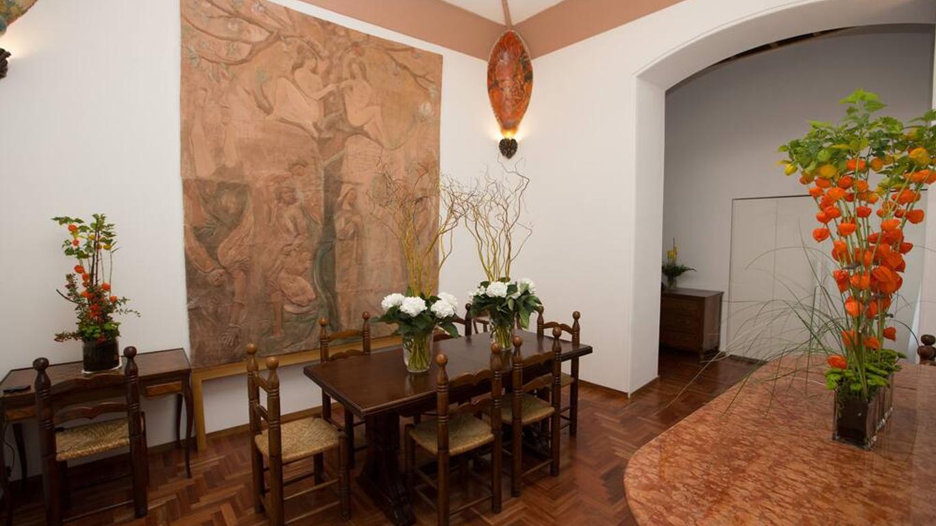 Ad2015 Guest House