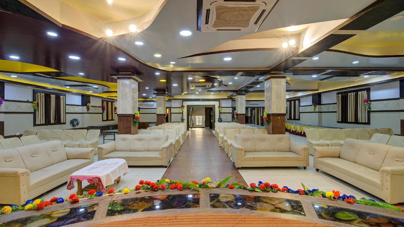 OYO 9658 Hotel Madhuram