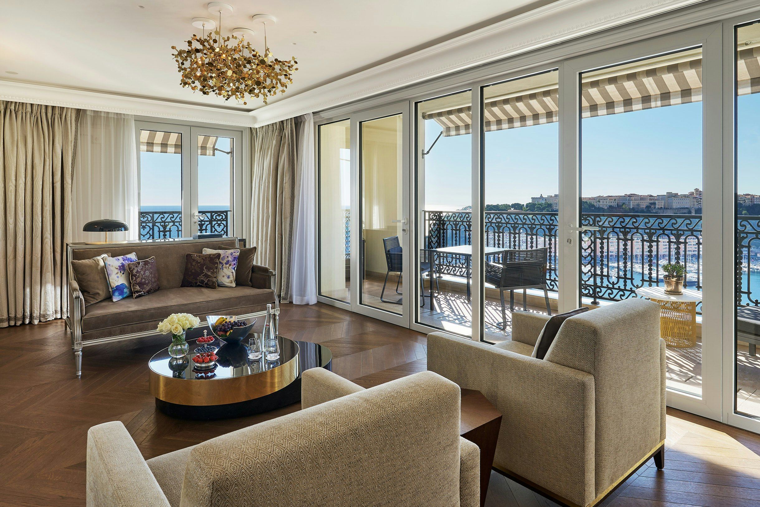 チョコレート2026F1　Hôtel de Paris Monte-Carlo① Hôtel de Paris Monte-Carlo desde $780 ($̶2̶.̶6̶3̶5̶). Mónaco
