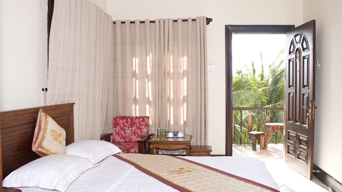 Gold Rooster - Con Ga Vang Resort