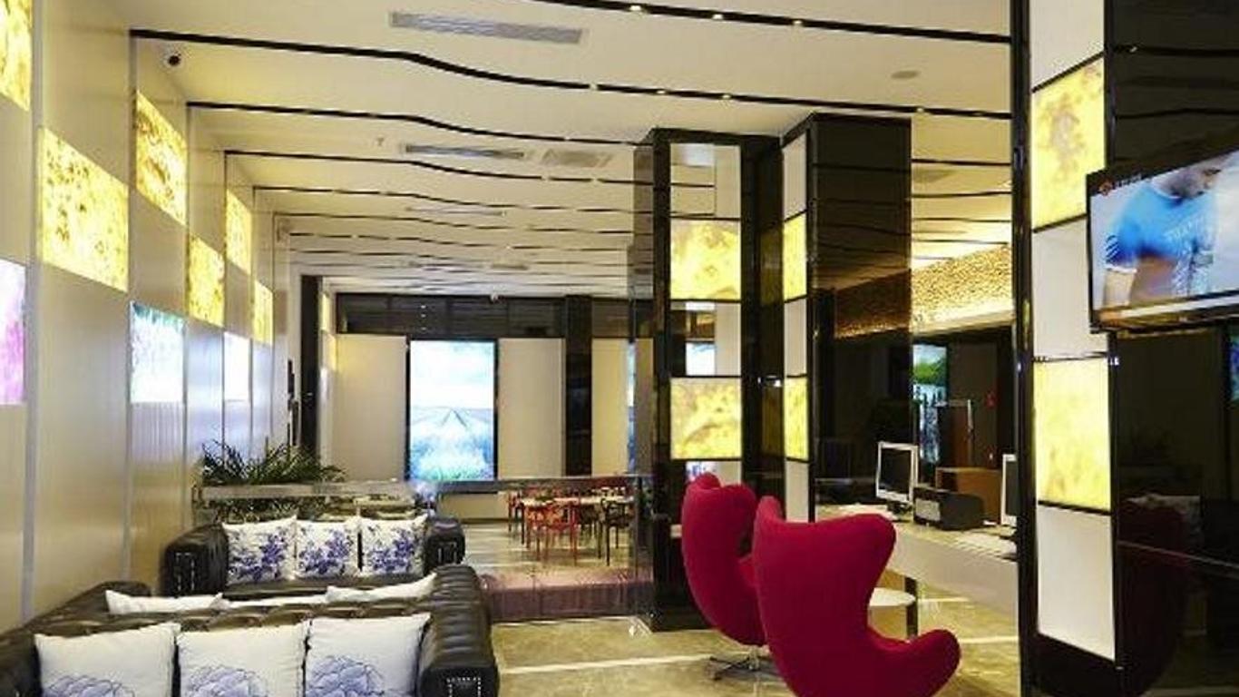 Lavande Hotel Dalian Huanan Square North Railway Station