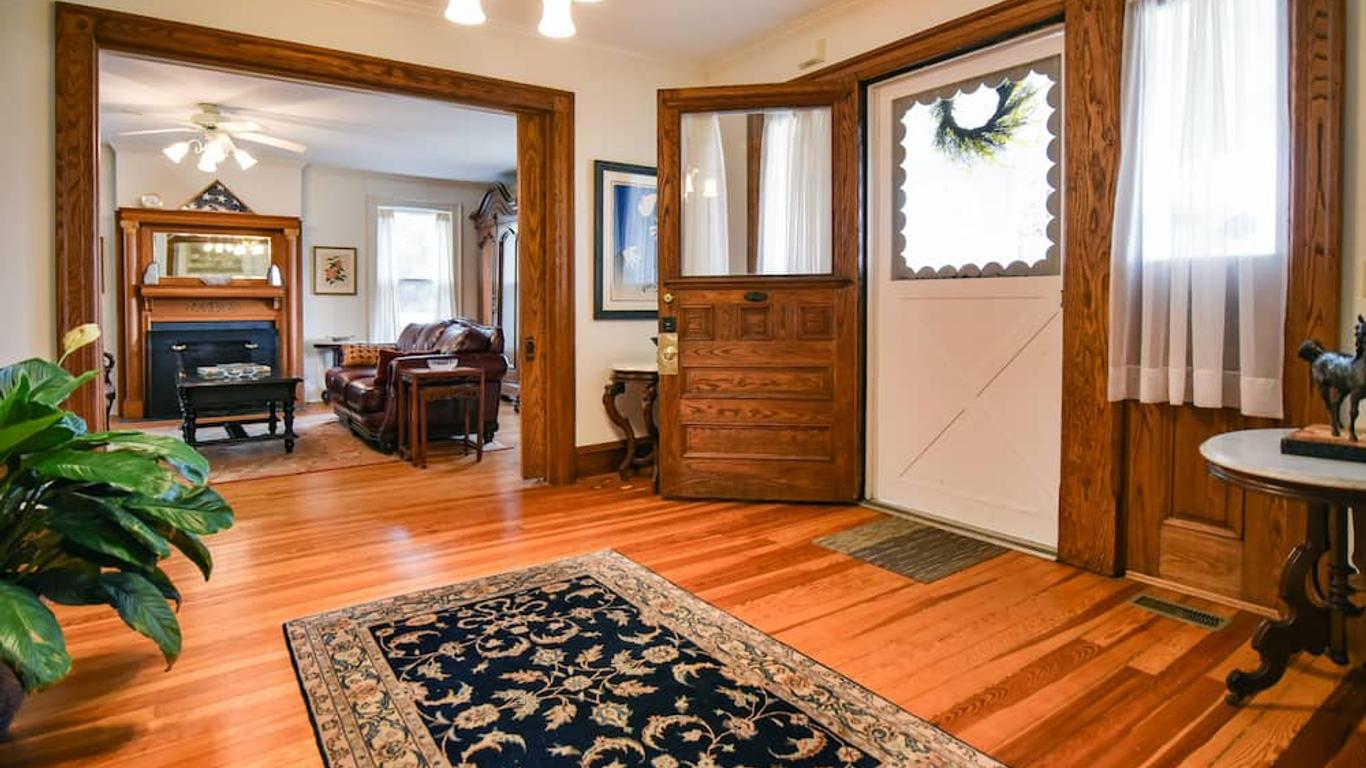 Love Lane Bed & Breakfast