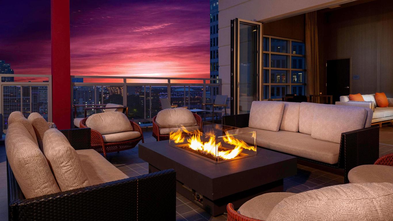 Courtyard by Marriott Dallas Downtown/Reunion District