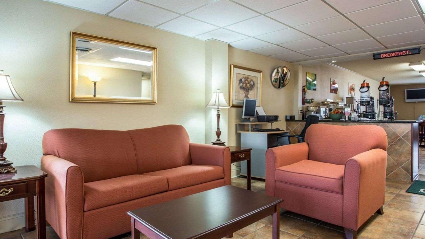 Quality Inn & Suites Monroe