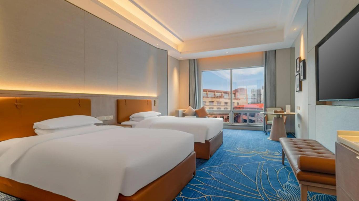 Easeland Hotel