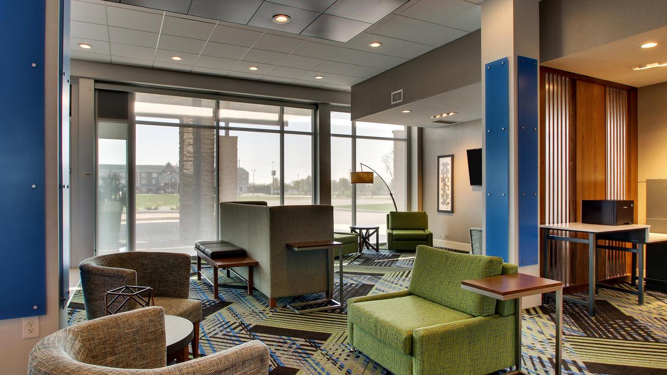 Holiday Inn Express & Suites Findlay North