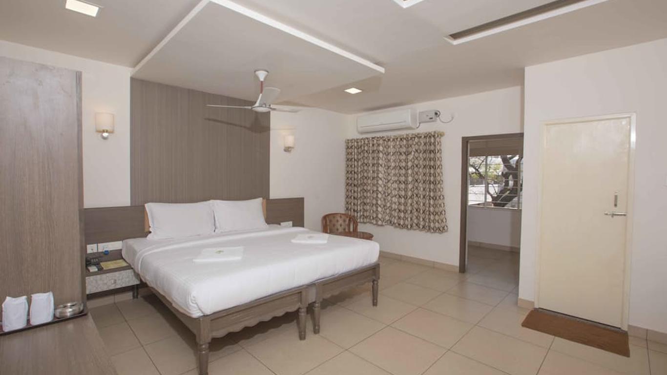 Hotel Sownthariyam