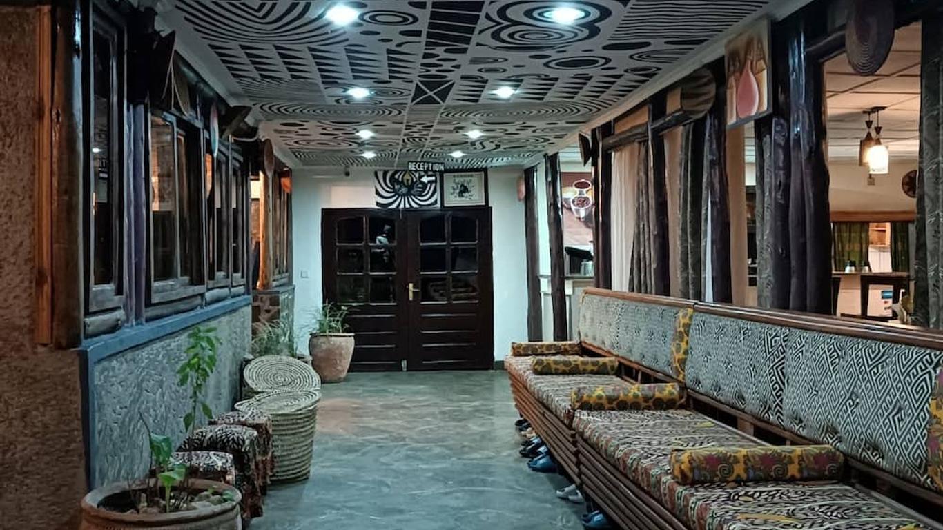 Da Vinci Gorilla Lodge