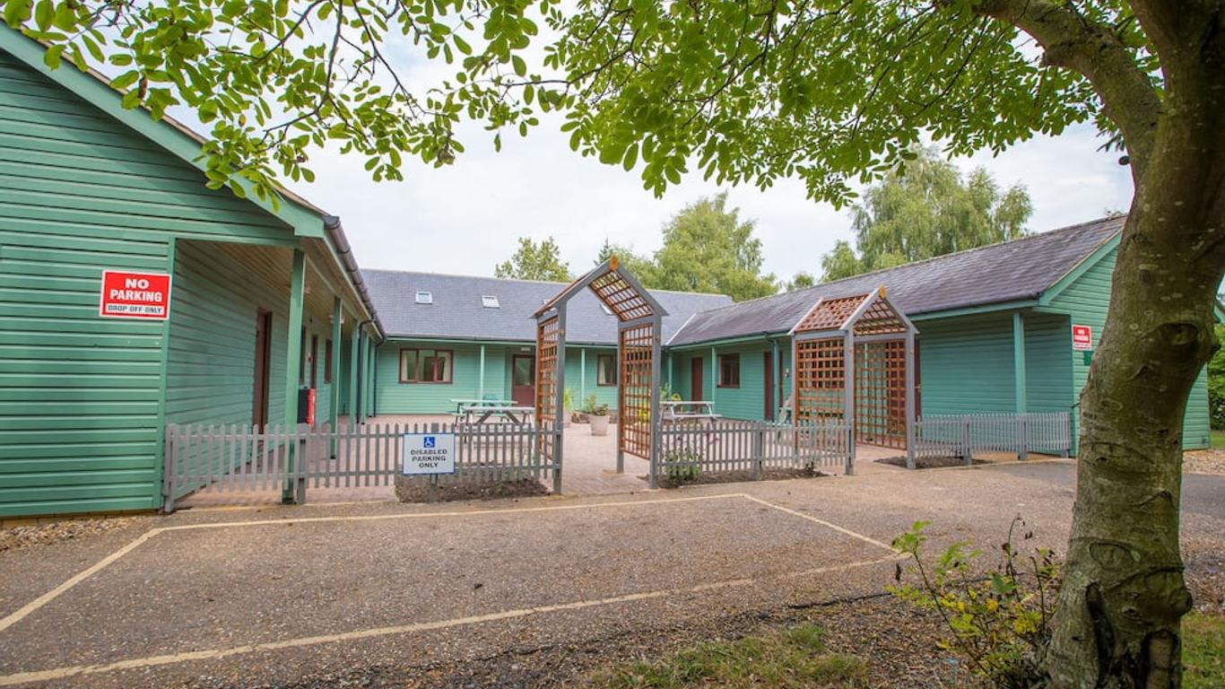Lakeside Lodge