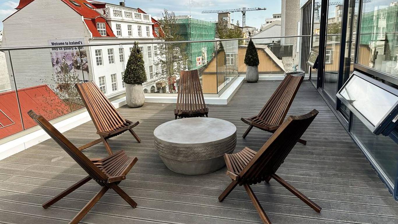 B14 Apartments & Rooms