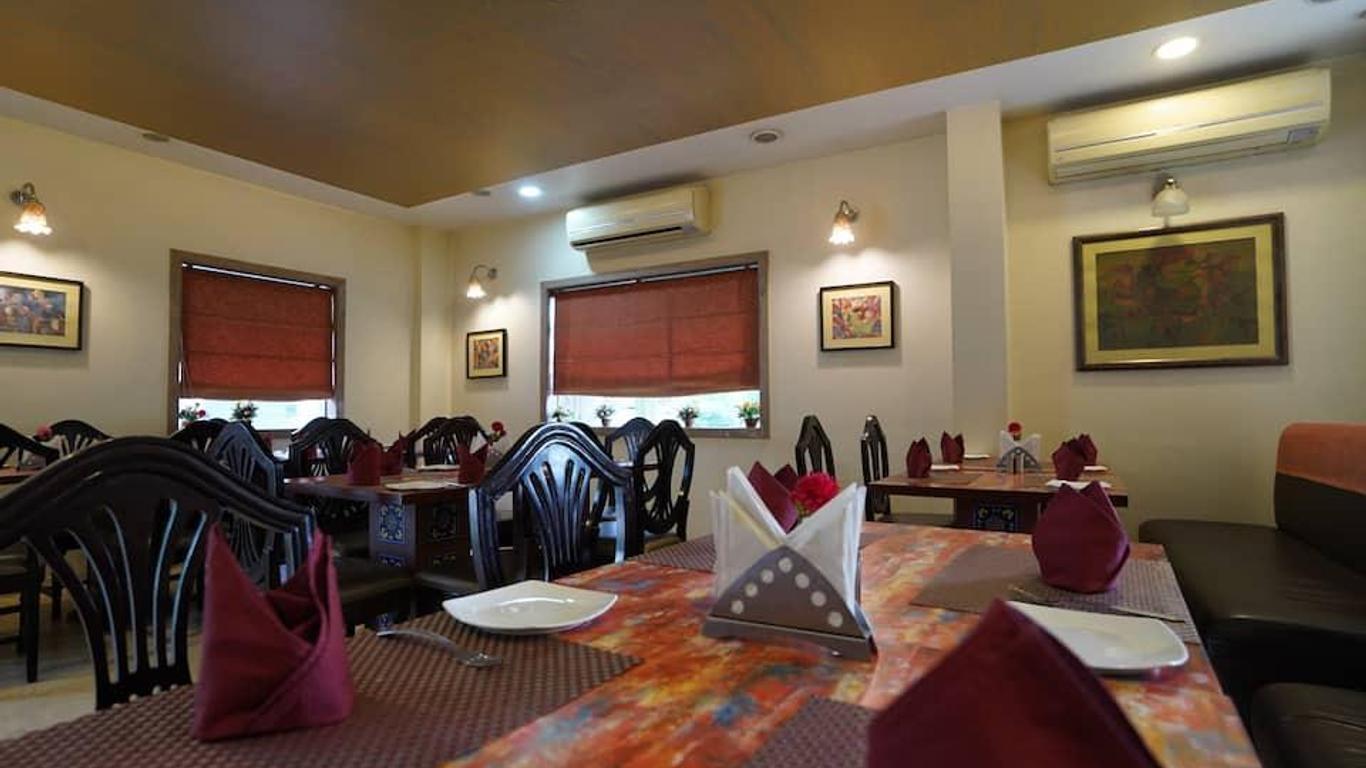Hotel Aurum by A to Z Hospitality