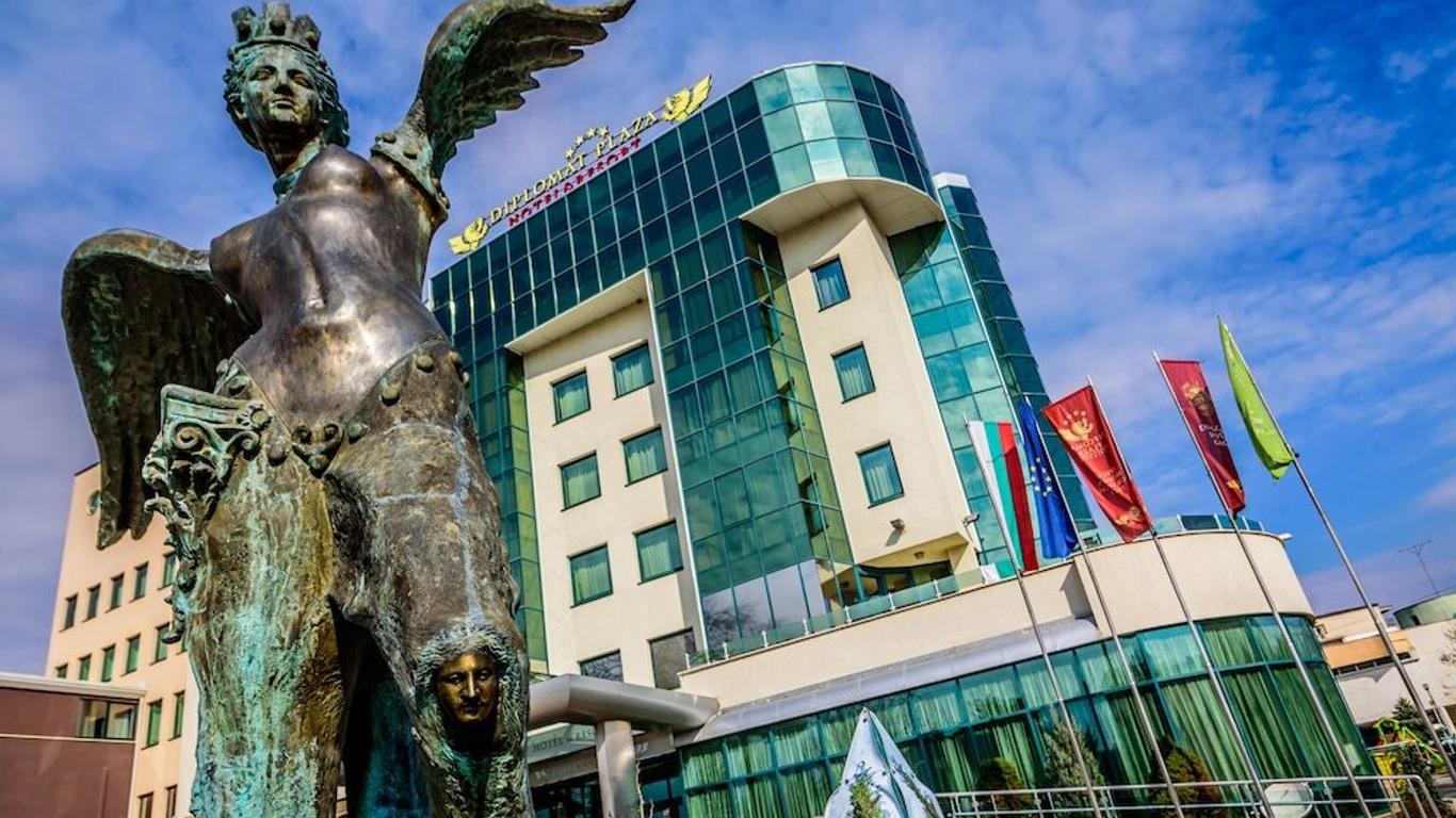 Diplomat Plaza Hotel & Resort