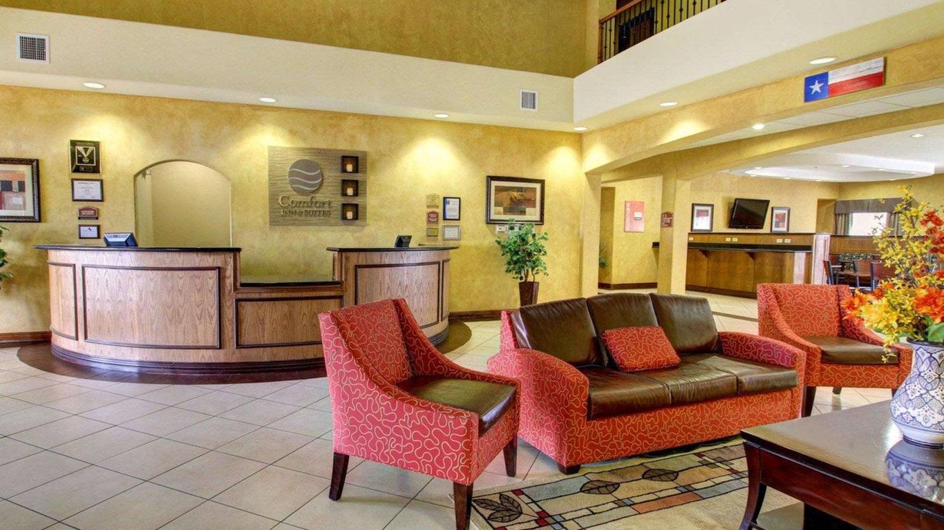 Comfort Inn And Suites Alvarado