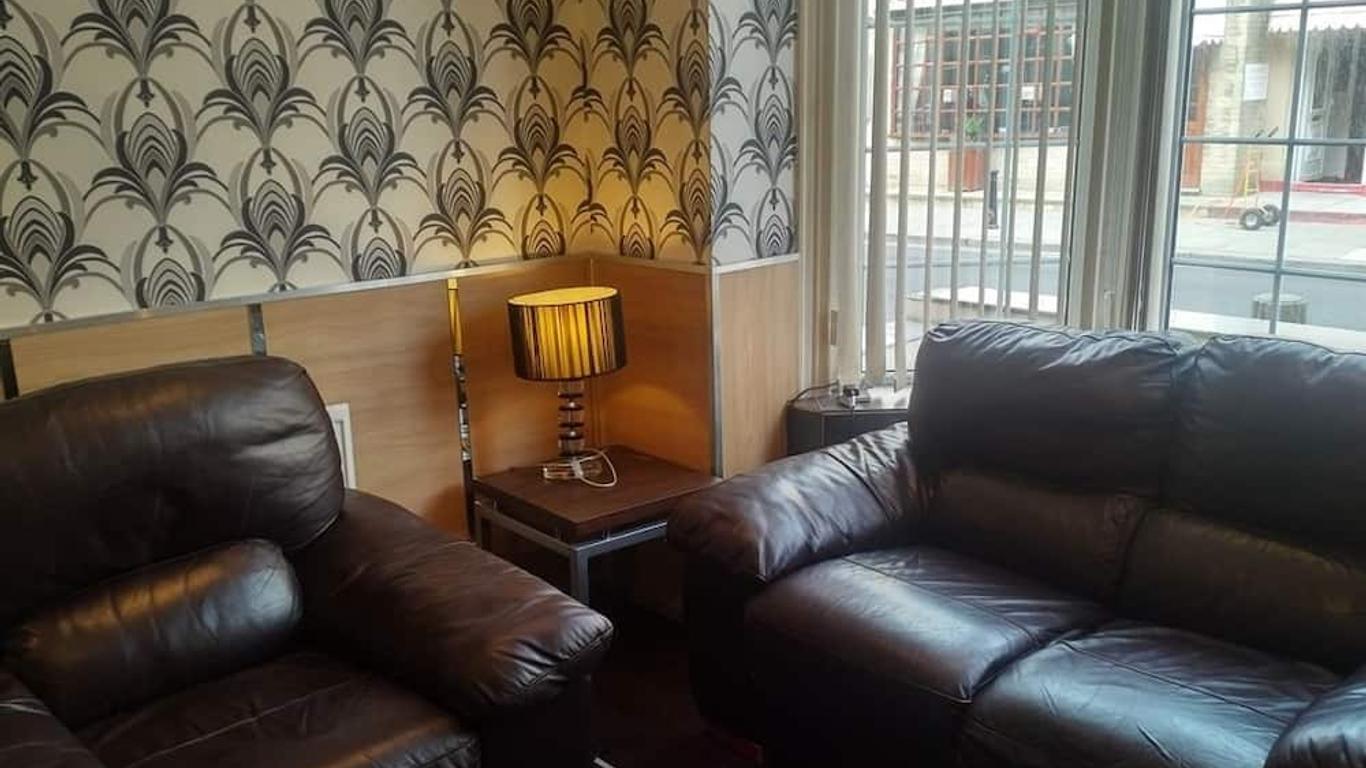 Ivanhoe Hotel