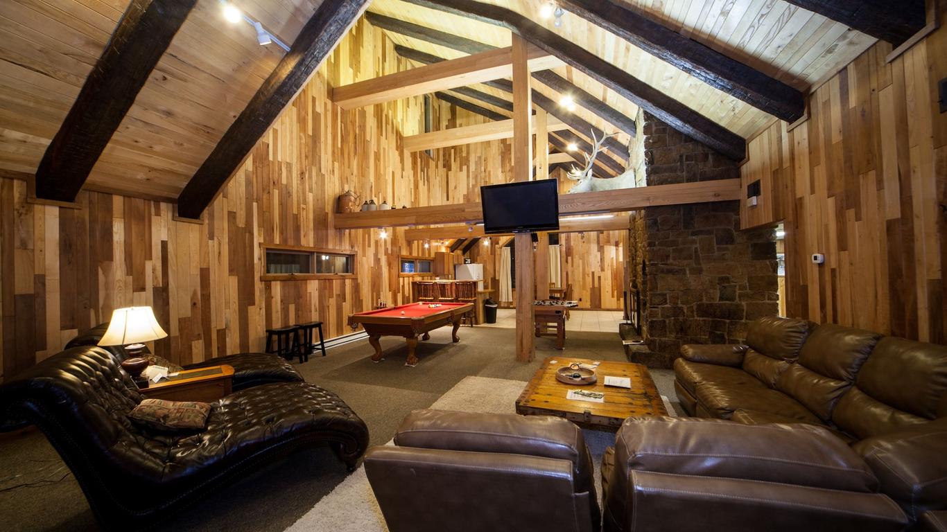 Log Cabin Lodge & Suites