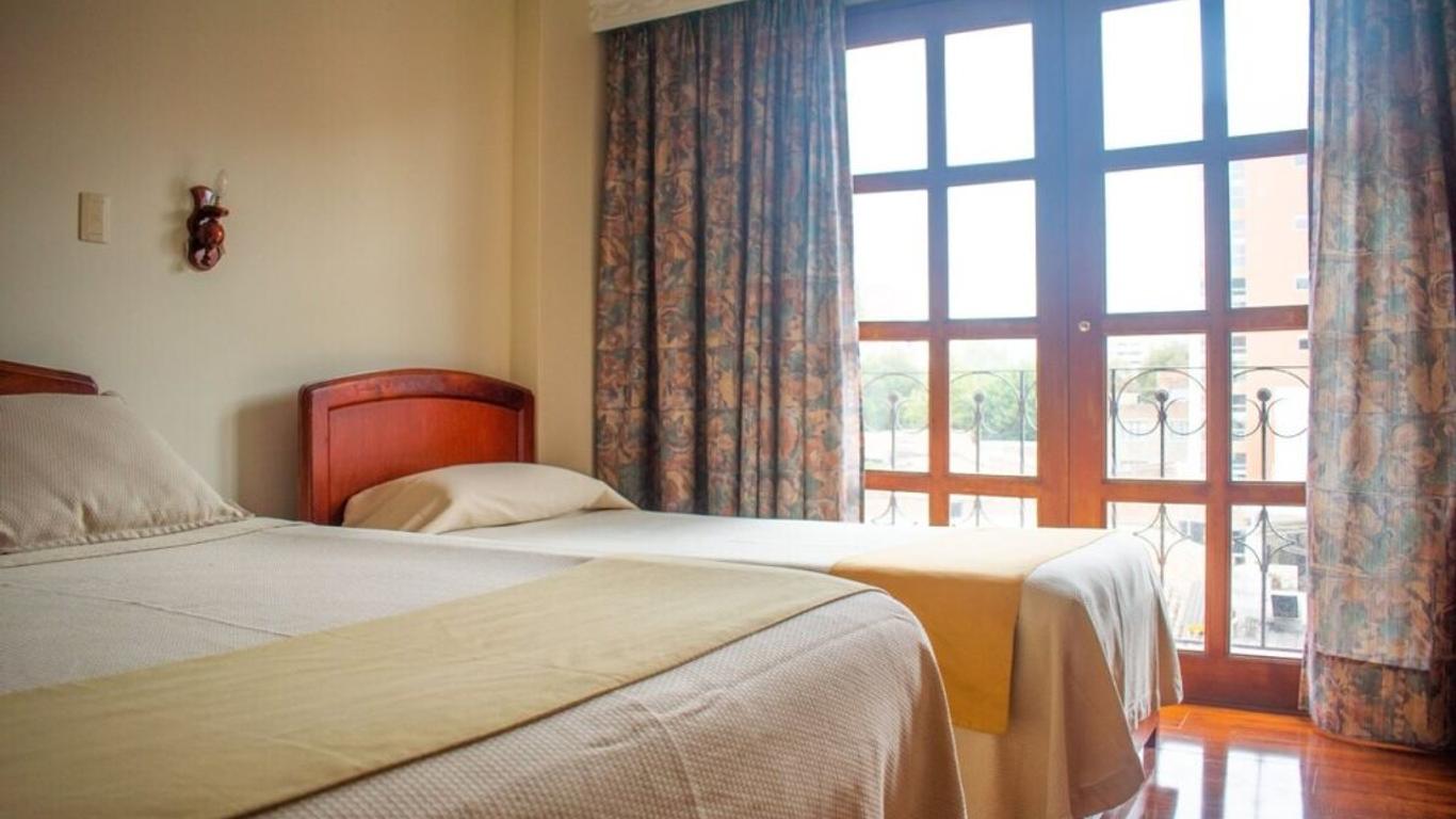 Hotel Dinastia Real
