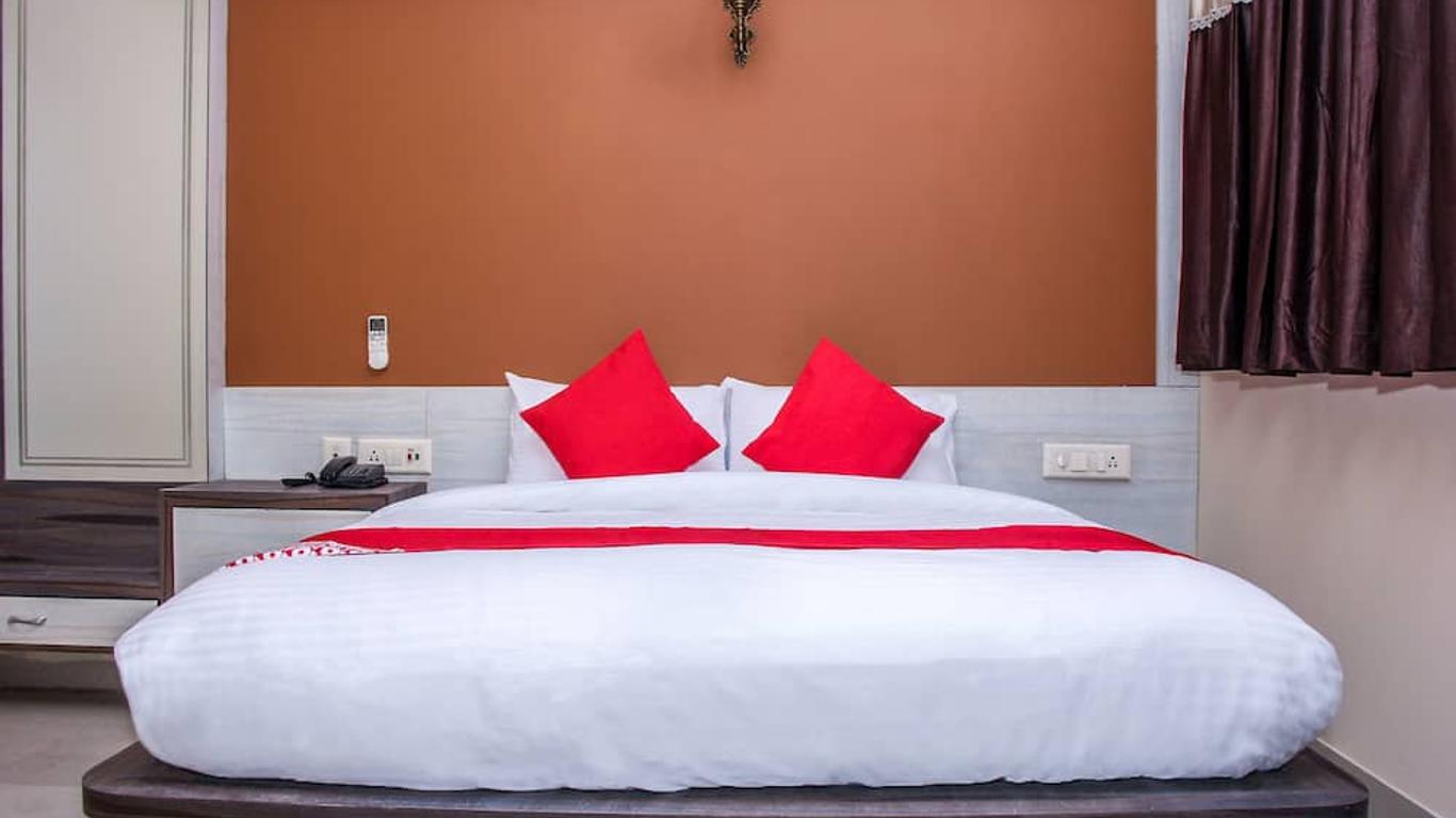 Capital O 14864 Hotel Satyam Inn